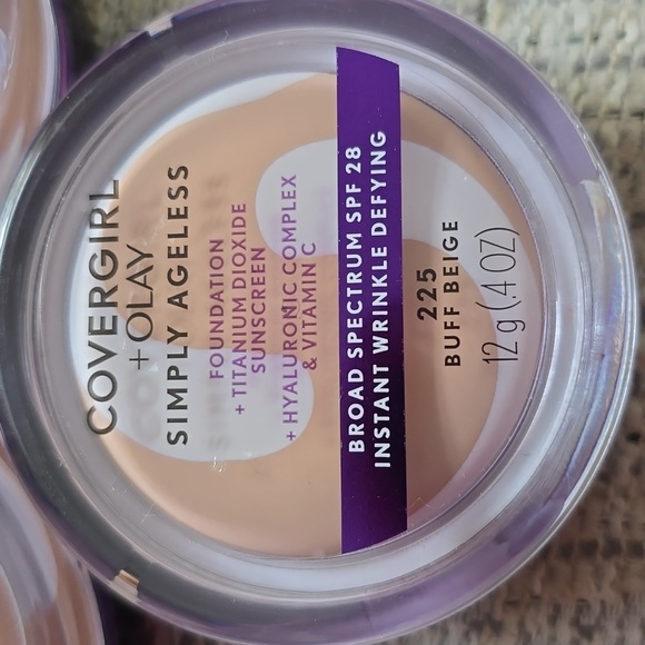 COVERGIRL + OLAY SIMPLY AGELESS FOUNDATION  #225 BUFF BEIGE BUNDLE OF 2 - Picture 5 of 5